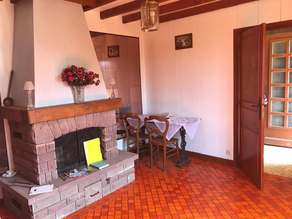 May'S Cottage Availles-Limouzine ภายนอก รูปภาพ