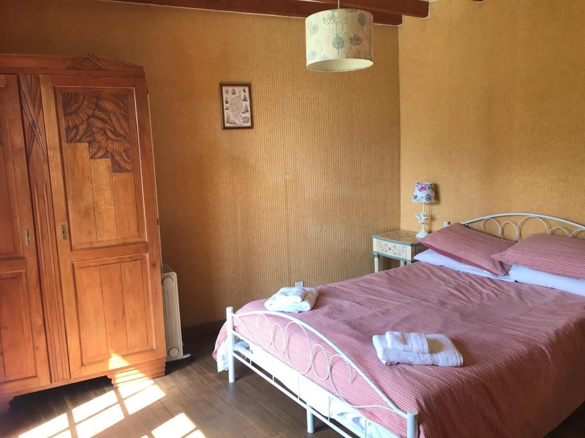 May'S Cottage Availles-Limouzine ภายนอก รูปภาพ