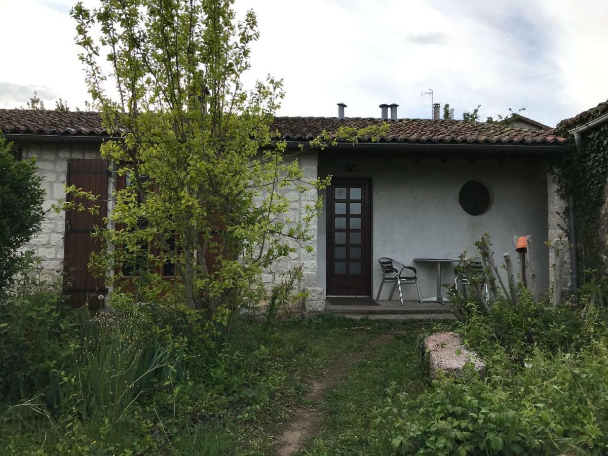 May'S Cottage Availles-Limouzine ภายนอก รูปภาพ