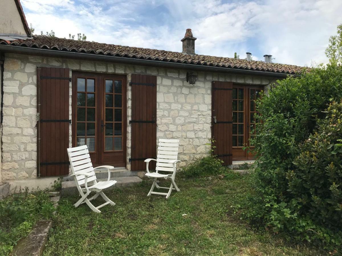 May'S Cottage Availles-Limouzine ภายนอก รูปภาพ